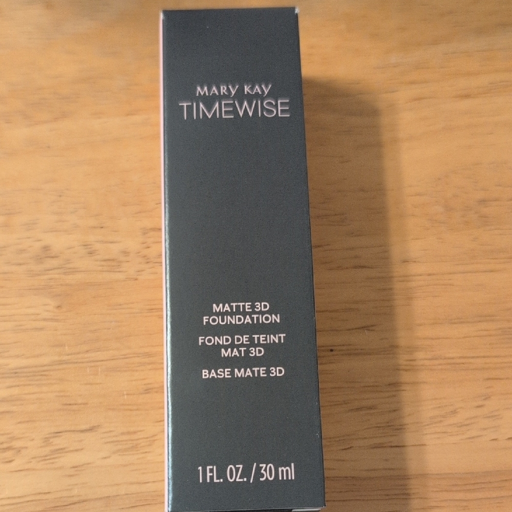 Mary Kay Timewise Matte 3D Foundation in Beige 190